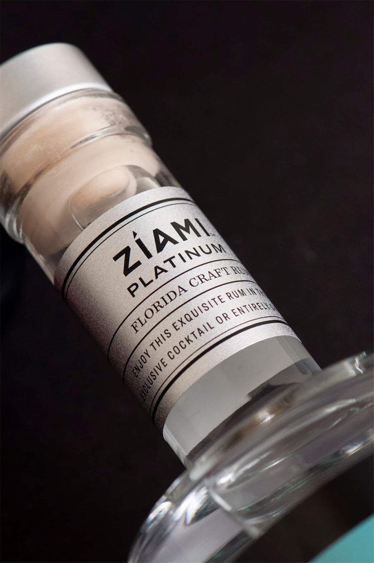 光瓶酒包装设计欣赏(图4)