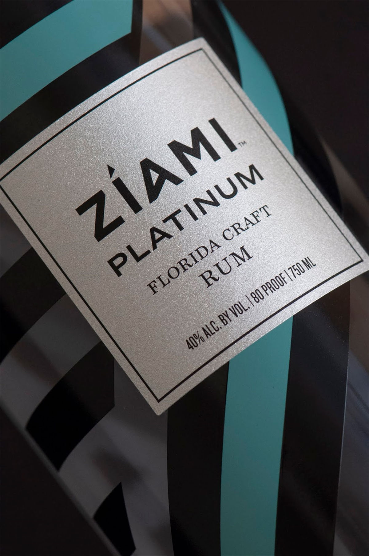 光瓶酒包装设计欣赏(图5)