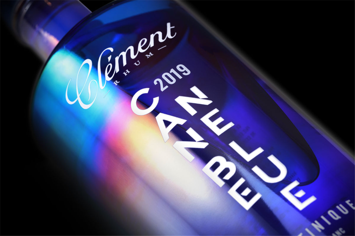 蓝色瓶的葡萄酒包装设计(图2)