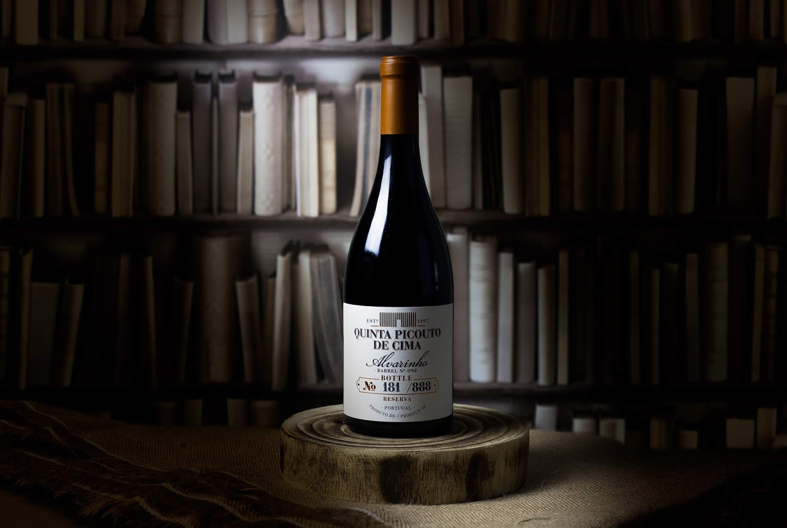 葡萄酒包装设计复古田园风格(图1)