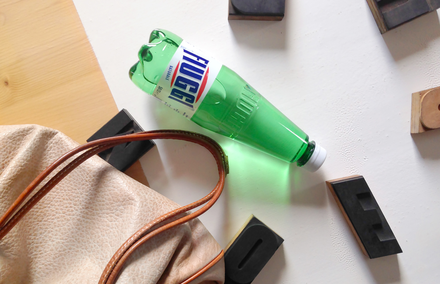 这个水包装强调对牙结石有效(图5)