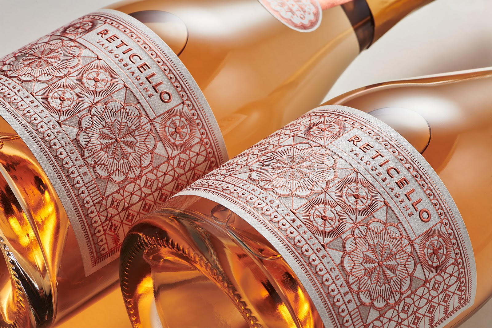 东营酒标设计线条烫金更奢华(图1)