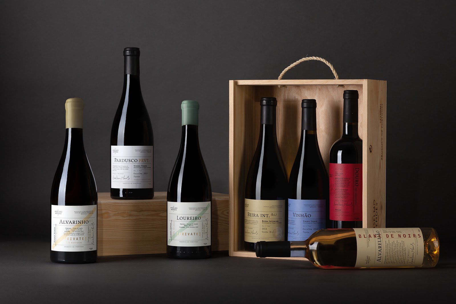 东营葡萄酒包装设计简约干净(图1)