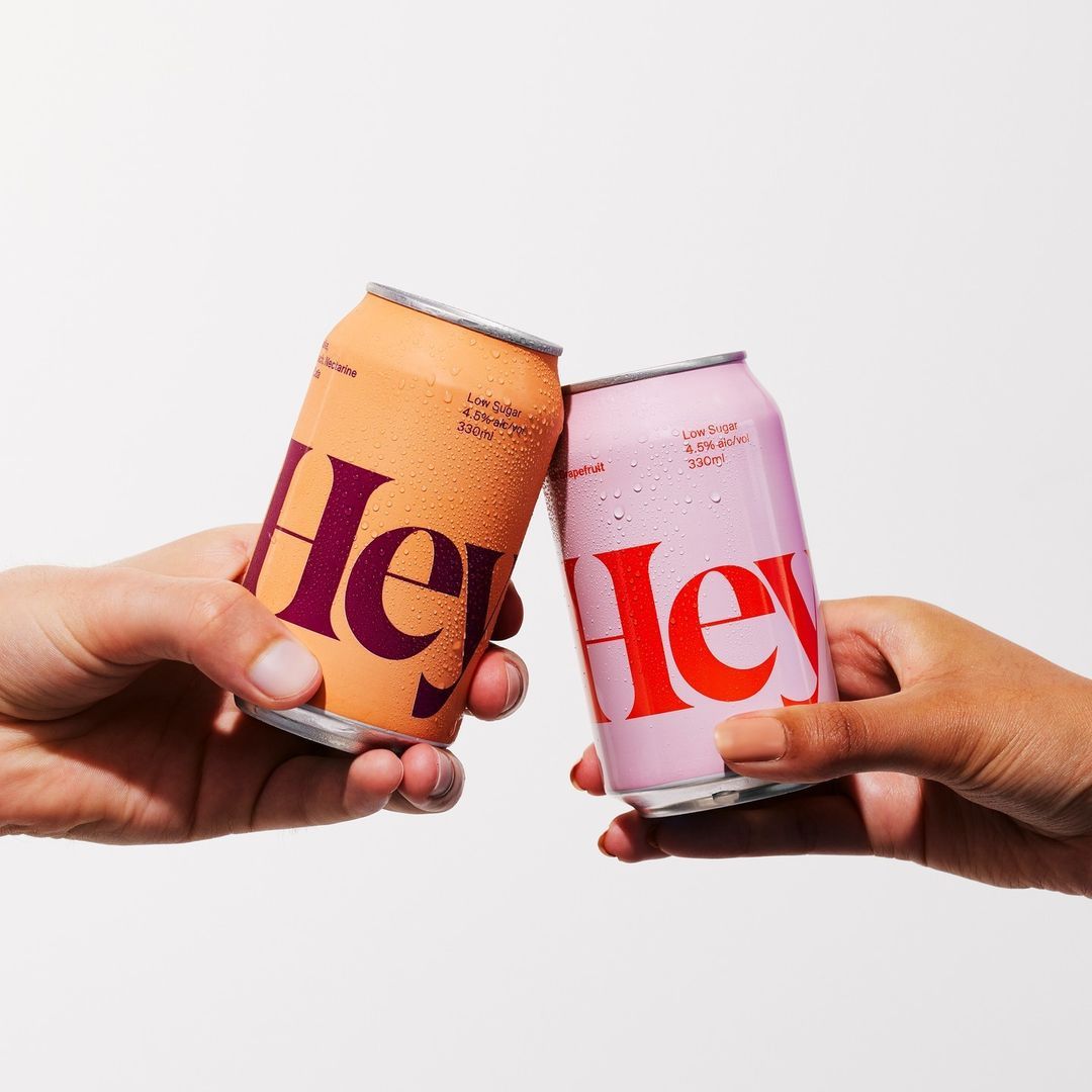 饮料包装这样设计精美简约(图1)