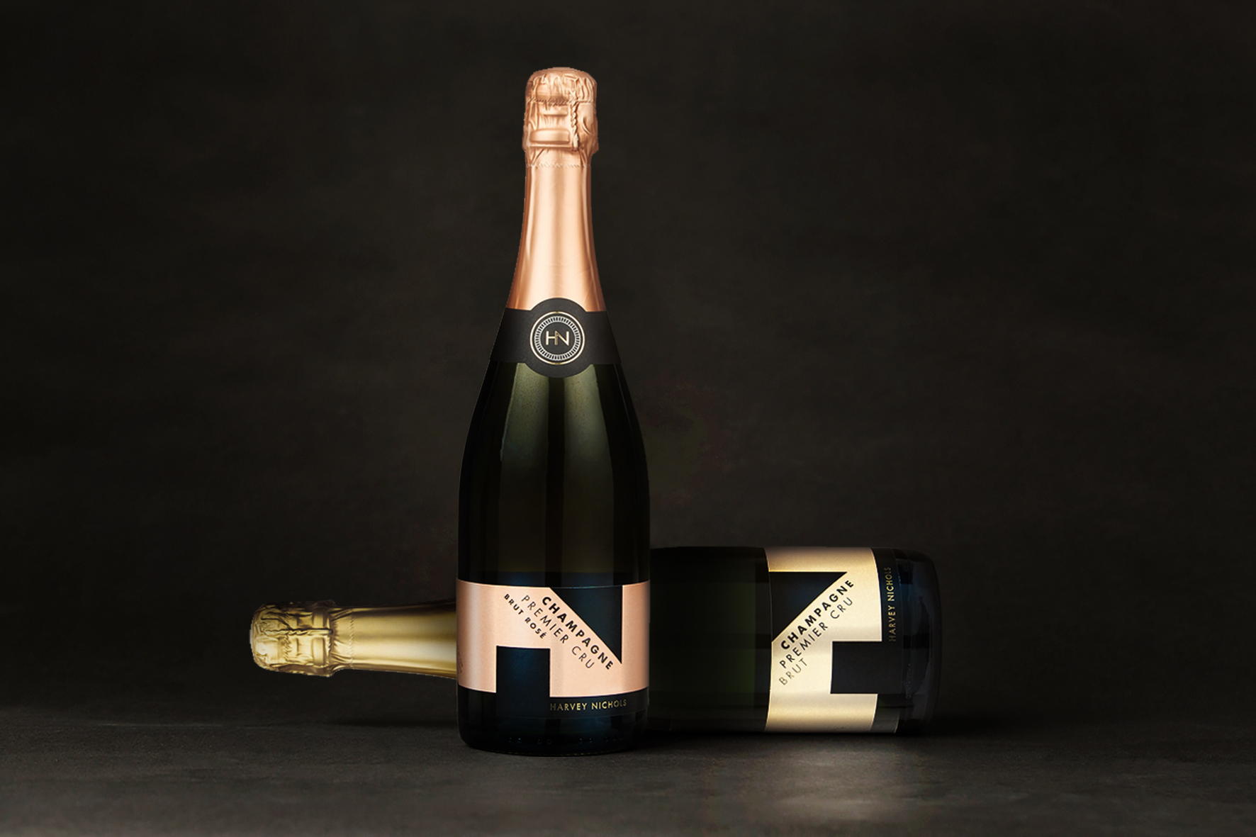 突破界限的葡萄酒和香槟包装设计这样做视觉感很强(图4)