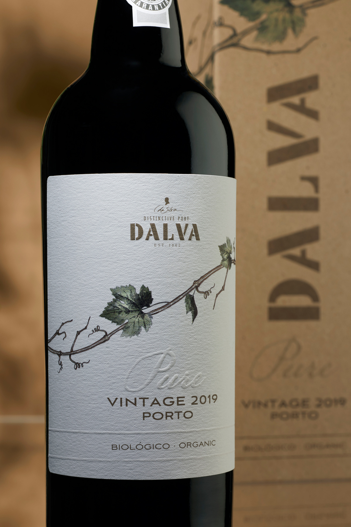 简约设计的葡萄酒包装设计欣赏(图2)