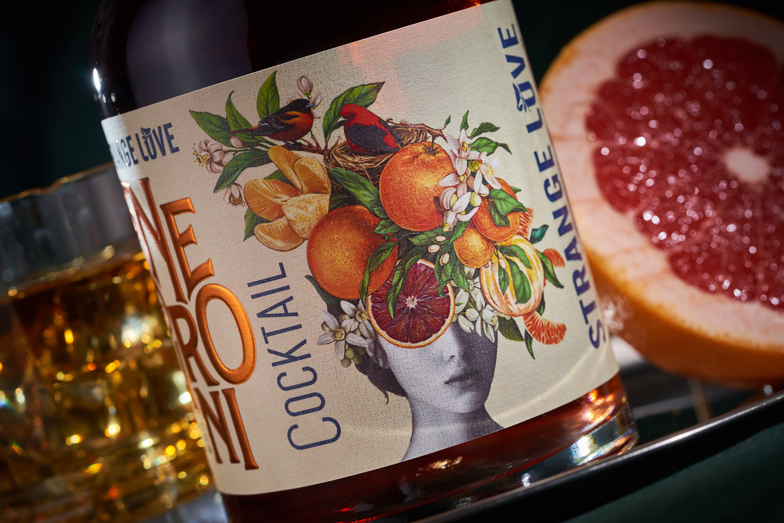 Strange Luve Negroni 鸡尾酒视觉包装设计(图1)