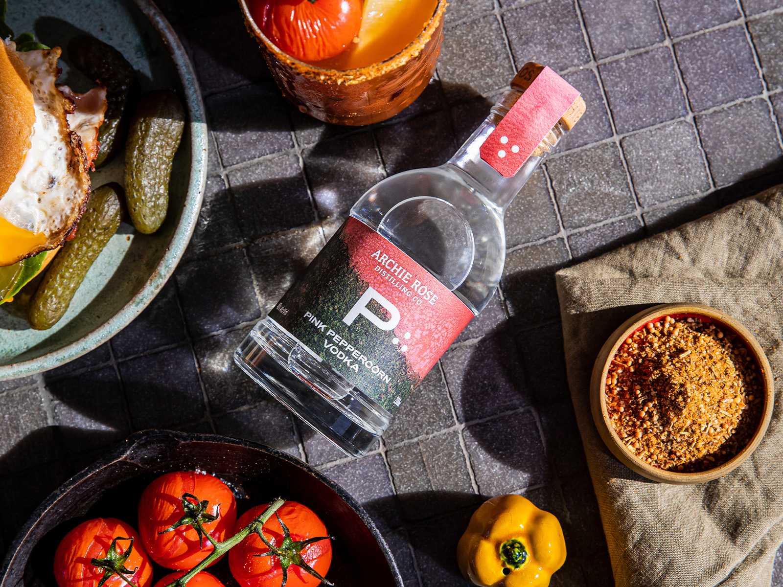 海盐杜松子酒和粉红胡椒伏特加的包装设计作品参考(图5)