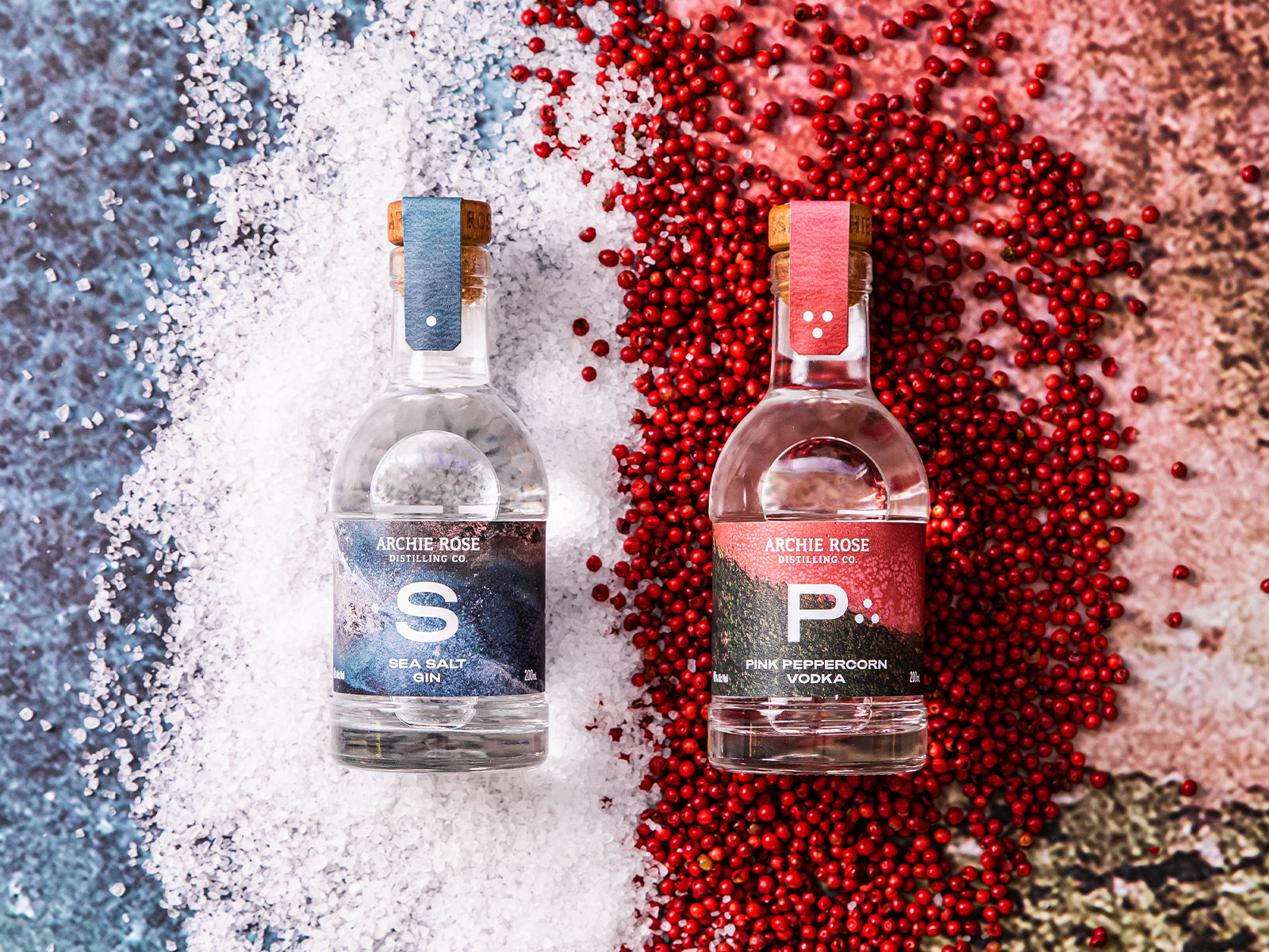 海盐杜松子酒和粉红胡椒伏特加的包装设计作品参考(图1)
