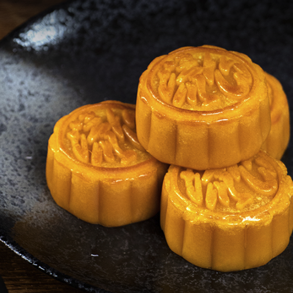 萌小姿 流心奶黄港式月饼 330g 礼盒装包装礼盒产品包装创意设计欣赏(图4)