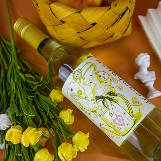 创意酒包装设计亨蒂酒园梦幻屋莫斯卡托甜白低起泡酒瓶产品包装设计欣赏(图6)