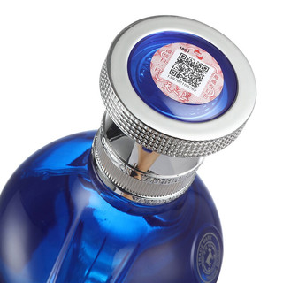 创意酒包装设计洋河天之蓝蓝色经典浓香型白酒产品包装设计欣赏(图5)