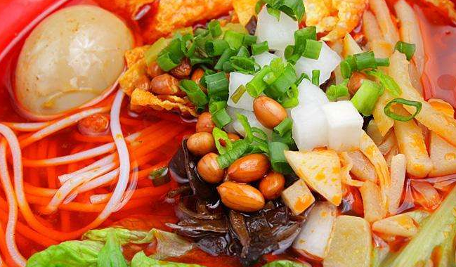 柳府螺蛳粉 柳府螺蛳粉品牌logo与食品包装设计欣赏(图3)