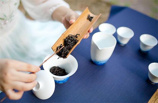 岭上人 岭上人品牌logo与食品包装设计欣赏(图4)