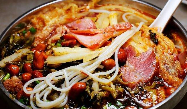 黄李记桂柳螺蛳粉 黄李记桂柳螺蛳粉食品包装设计欣赏(图3)