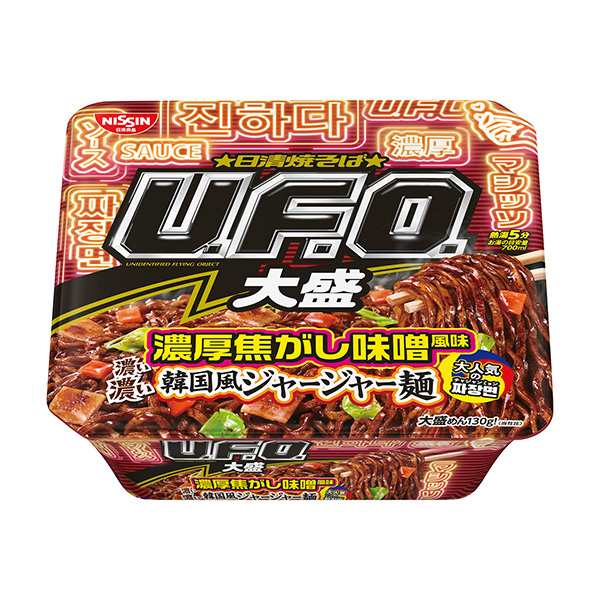 日清炒面U.F.O .大盛浓韩国风味炸酱面包装设计欣赏(图1)